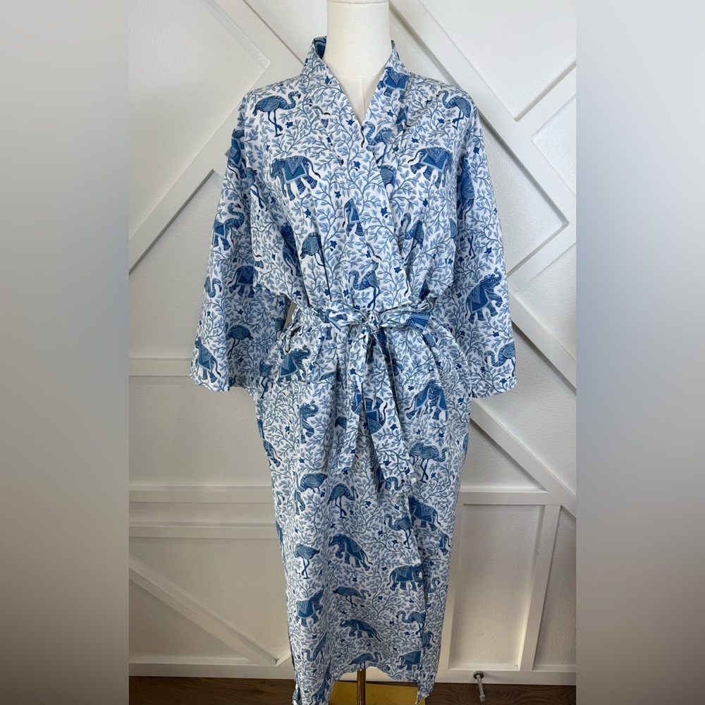 Printfresh Blue and White Elephant Print Robe